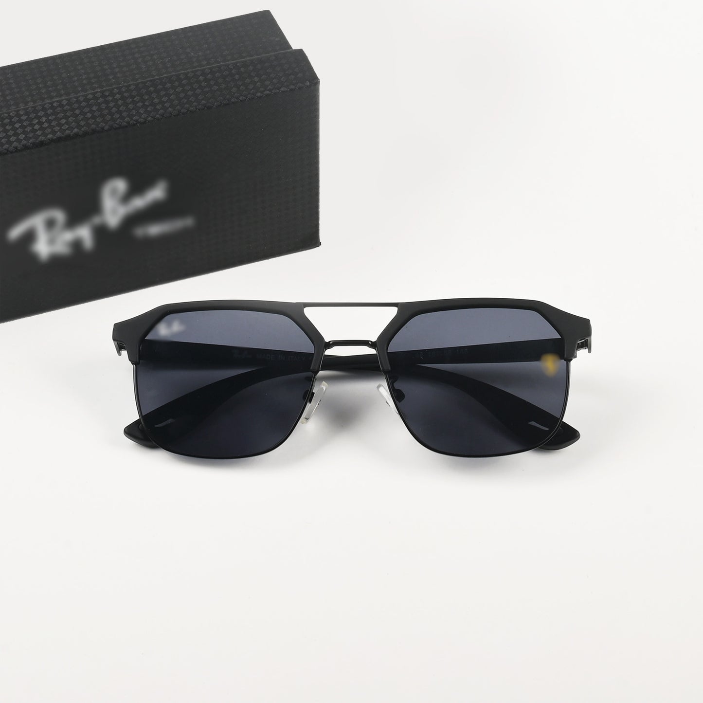 LuxStand Ray 3